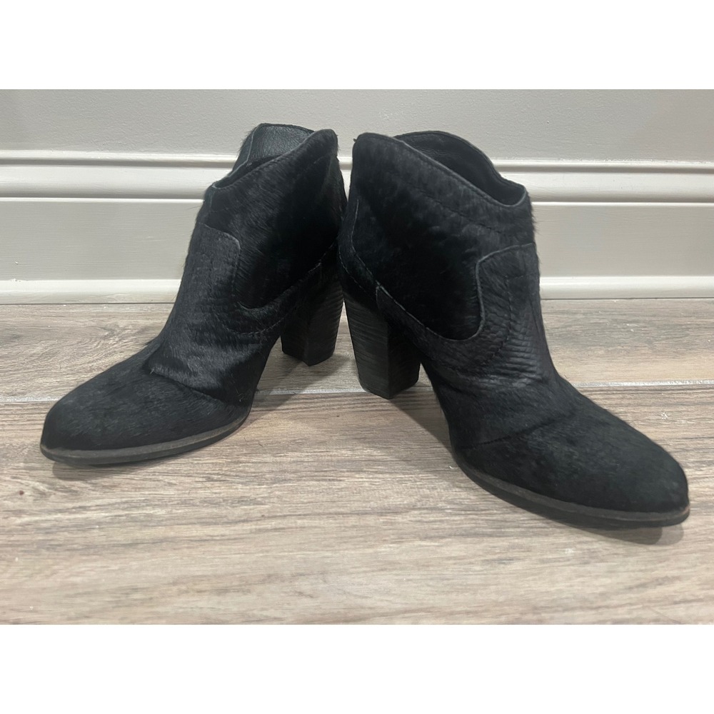 UGG Ankle Boots Womens Calf Hair Black Leather Back Zip Sz 7 Western Edgy Chic